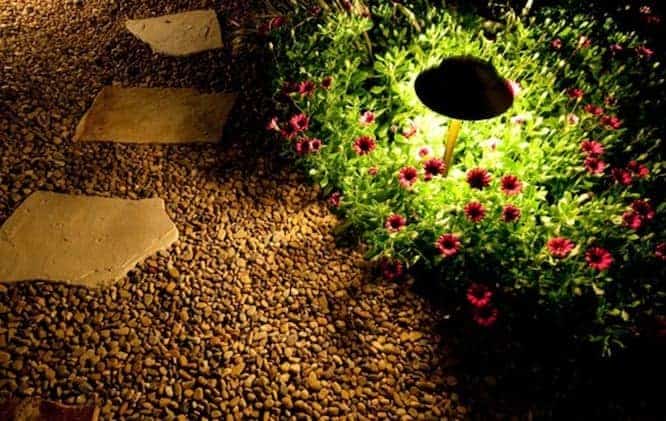 Đèn trang trí vườn hoa